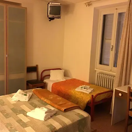 بيت شباب Mirabeau بيلاجيو