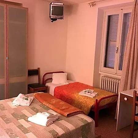 Mirabeau Hostel